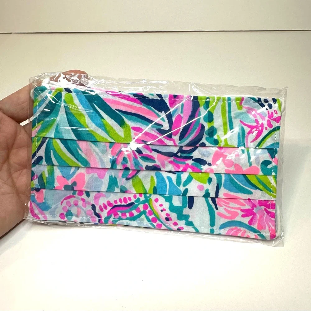 NEW Lilly Pulitzer adult Face Masks 3 Pack Lilly’s favorite rainbow pack